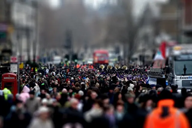 آموزش عکاسی لنز آزاد و پیاده‌سازی Tilt-shift با لنز معمولی برای ثبت تصاویر جالب و خلاقانه