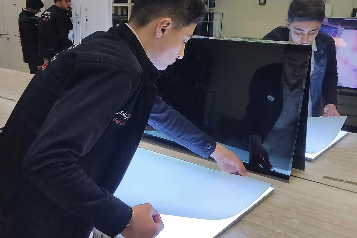 بررسی تخصصی تکنولوژی پنل تلویزیون‌های LED و OLED؛ تفاوت‌ها، مزایا و مشکلات رایج