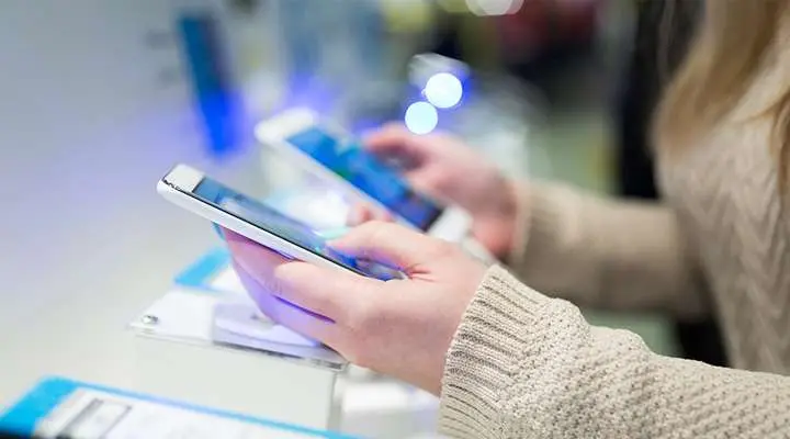 چگونه بدون چک و ضامن، گوشی موبایل را قسطی بخریم؟