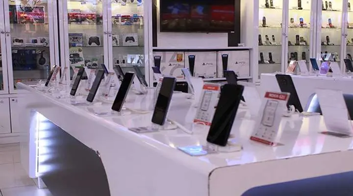 چگونه بدون چک و ضامن، گوشی موبایل را قسطی بخریم؟