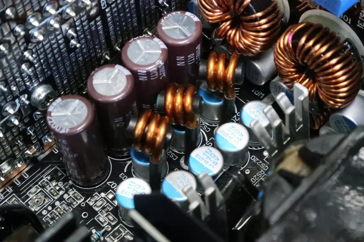 آیا پاور 80 PLUS Gold بخریم؟ بررسی معیارهای مهم برای انتخاب PSU