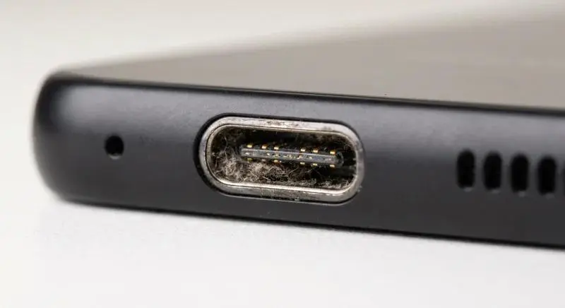 چرا کابل USB-C شارژ می‌کند اما فایل منتقل نمی‌کند؟ تفاوت کابل‌های USB-C